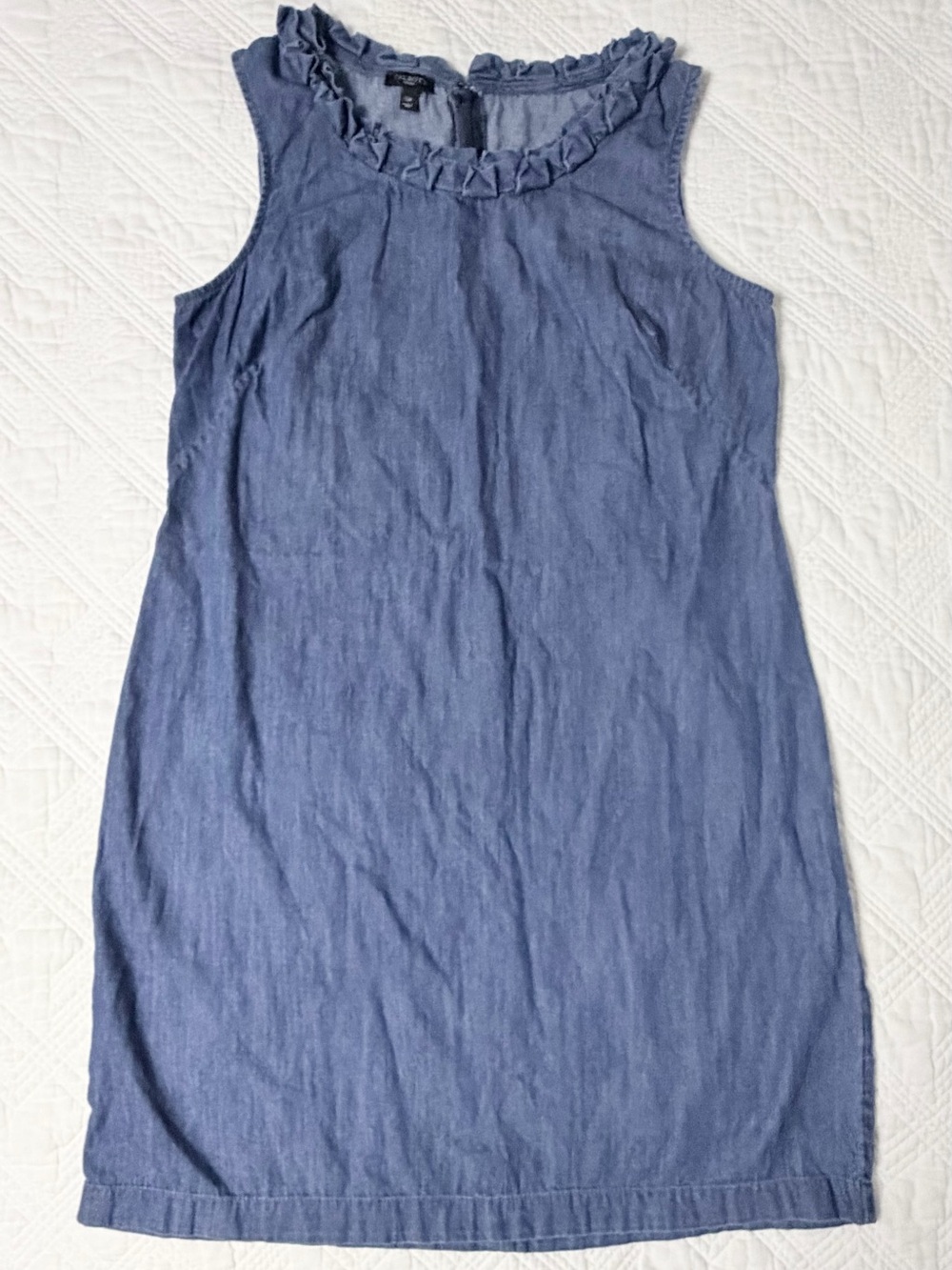 Talbots Sleeveless Ruffle-Neck Chambray Shift Dress Size 12P Blue